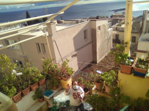 Room in Guest room - Cozy Large Room For five people Taormina